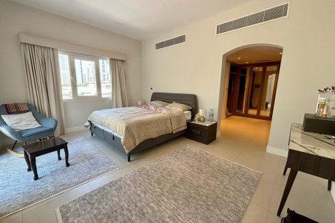 Villa in Dubai, UAE 4 bedrooms, 540 sq.m. № 617454 - photo 3