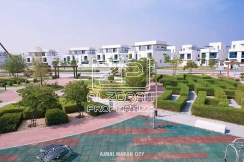 Sharjah Waterfront City, UAE의 판매용 빌라 침실 4개, 258제곱미터 번호 760722 - 사진 25