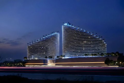 Commercial property in Dubai, UAE 69 sq.m. № 693603