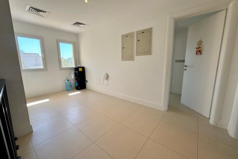 Villa in Dubai, UAE 4 bedrooms, 540 sq.m. № 617454 - photo 11