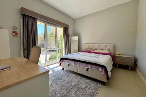 Villa in Meadows, Dubai, UAE 4 bedrooms, 540 sq.m. № 619372 - photo 5