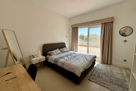 Villa in Meadows, Dubai, UAE 4 bedrooms, 540 sq.m. № 619372 - photo 6