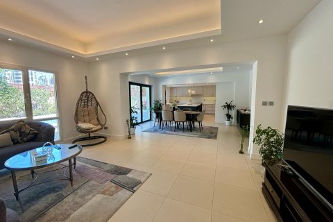 Villa in Meadows, Dubai, UAE 4 bedrooms, 540 sq.m. № 619372 - photo 7