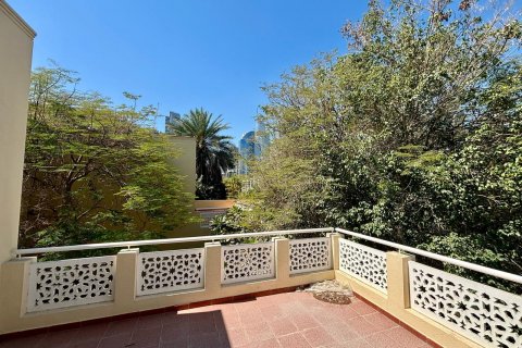 Villa in Dubai, UAE 4 bedrooms, 540 sq.m. № 617454 - photo 23