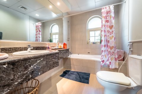 Vila u gradu Jumeirah Islands, Dubai, UAE 4 spavaće sobe, 488 m2 Br. 734117 - Slika 18