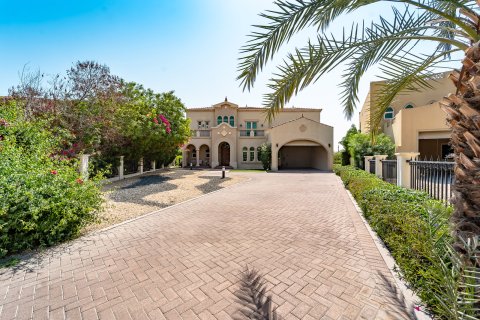 Vila u gradu Jumeirah Islands, Dubai, UAE 4 spavaće sobe, 488 m2 Br. 734117 - Slika 20