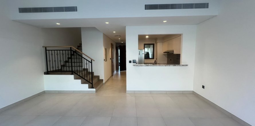 Shtëpi në qytet në Golf City, Dubai, Emiratet e Bashkuara Arabe 4 dhoma gjumi, 144 m2. № 734114