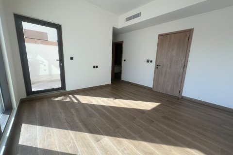 Shtëpi në qytet në Golf City, Dubai, Emiratet e Bashkuara Arabe 4 dhoma gjumi, 144 m2. № 734114 - Foto 16