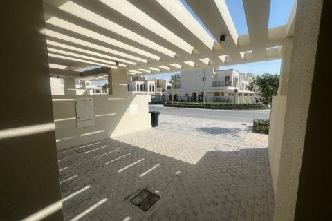 Shtëpi në qytet në Golf City, Dubai, Emiratet e Bashkuara Arabe 4 dhoma gjumi, 144 m2. № 734114 - Foto 10