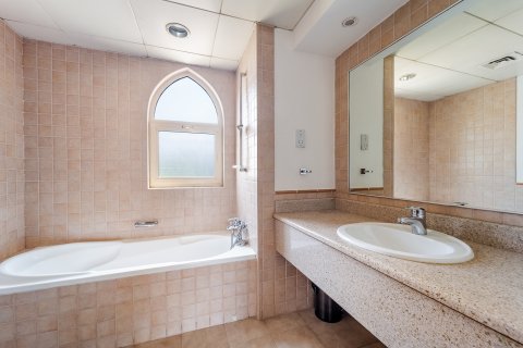 Villa à vendre à  Jumeirah Islands, Dubai, EAU 4 chambres, 497 m2 № 734116 - photo 13
