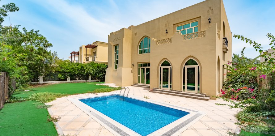 Villa à Jumeirah Islands, Dubai, EAU: 4 chambres, 497 m2 № 734116
