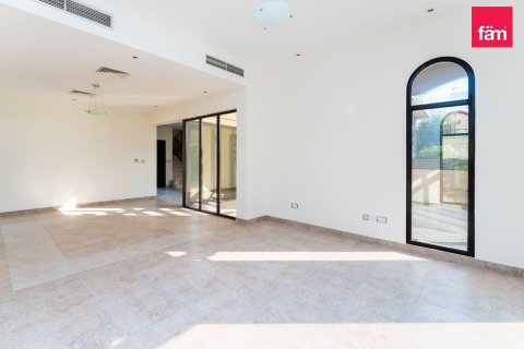 Vilă de închiriat în Dubai, EAU 4 dormitoare, 390 mp. №694235 - poză 6
