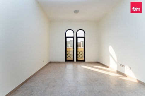 Vilă de închiriat în Dubai, EAU 4 dormitoare, 390 mp. №694235 - poză 9