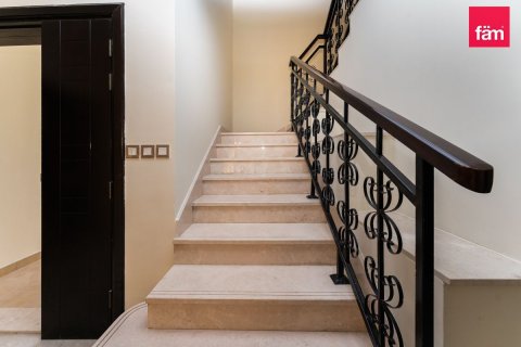 Vilă de închiriat în Dubai, EAU 4 dormitoare, 390 mp. №694235 - poză 15