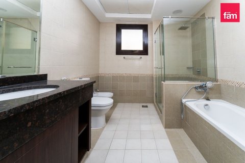 Dubai, UAE의 임대용 빌라 침실 4개, 390제곱미터 번호 694235 - 사진 9