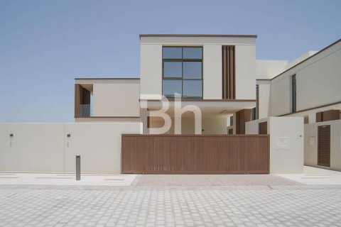 Таунхаус Абу-Даби, БАӘ-да 3 жатын бөлмелер, 269 м² № 645219 - фото 1