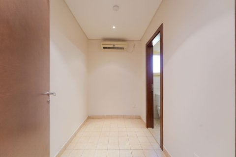 Commercial property in Al Raha Golf Gardens, Abu Dhabi, UAE 4 bedrooms, 522 sq.m. № 594302 - photo 11