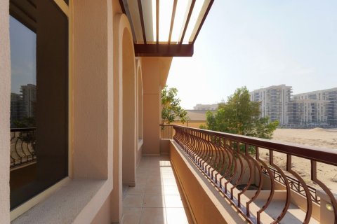 Commercial property in Al Raha Golf Gardens, Abu Dhabi, UAE 4 bedrooms, 522 sq.m. № 594302 - photo 6