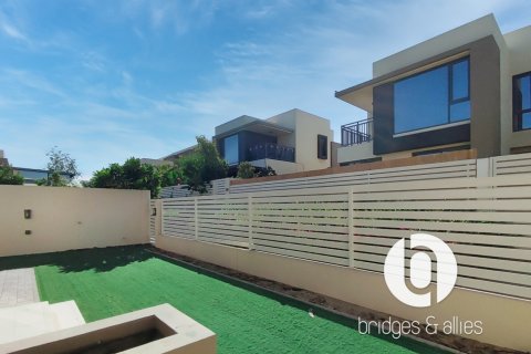 וילה להשכרה ב Dubai Hills Estate, Dubai, איחוד האמירויות  4 חדרי שינה, 229 מ"ר, מספר 741565 - תמונה 2