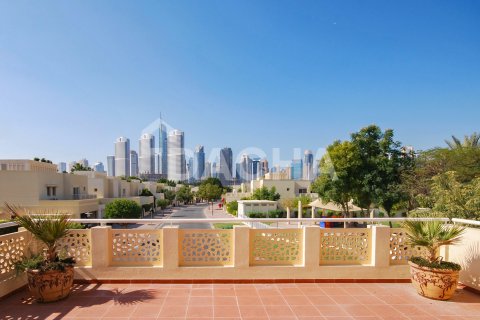 Vilë në Meadows, Dubai, Emiratet e Bashkuara Arabe 5 dhoma gjumi, 570 m2. № 717724 - Foto 9