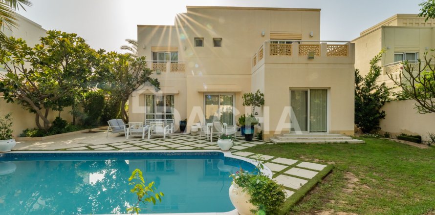Vilë në Meadows, Dubai, Emiratet e Bashkuara Arabe 5 dhoma gjumi, 570 m2. № 717724