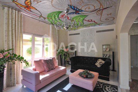 Vilë në Meadows, Dubai, Emiratet e Bashkuara Arabe 5 dhoma gjumi, 570 m2. № 717724 - Foto 10
