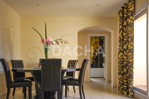 Vilë në Meadows, Dubai, Emiratet e Bashkuara Arabe 5 dhoma gjumi, 570 m2. № 717724 - Foto 14