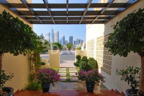 Vilë në Meadows, Dubai, Emiratet e Bashkuara Arabe 5 dhoma gjumi, 570 m2. № 717724 - Foto 24