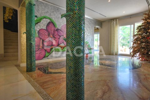 Vilë në Meadows, Dubai, Emiratet e Bashkuara Arabe 5 dhoma gjumi, 570 m2. № 717724 - Foto 11