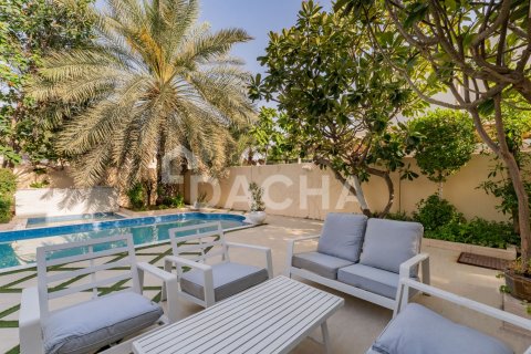 Vilë në Meadows, Dubai, Emiratet e Bashkuara Arabe 5 dhoma gjumi, 570 m2. № 717724 - Foto 8