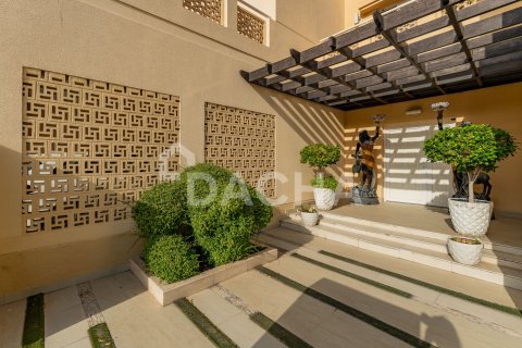 Vilë në Meadows, Dubai, Emiratet e Bashkuara Arabe 5 dhoma gjumi, 570 m2. № 717724 - Foto 4