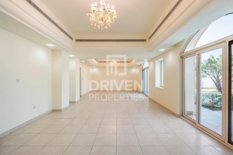 Villa zur Miete in Dubai Sports City, Dubai, VAE 5 Schlafzimmer, 541.9 m2 Nr. 757347 - Foto 2