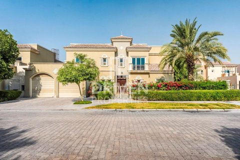 Villa zur Miete in Dubai Sports City, Dubai, VAE 5 Schlafzimmer, 541.9 m2 Nr. 757347 - Foto 1