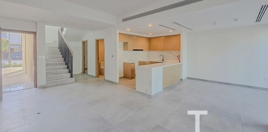 Townhouse in Dubai, UAE 3 bedrooms, 184 sq.m. № 597654