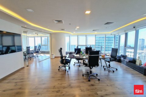 Kontor asukohaga Dubai, AÜE: 98.3 m² Nr 687534