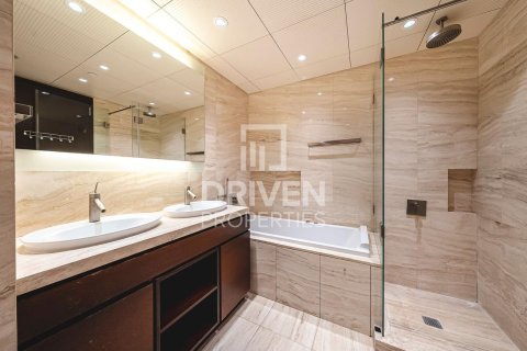 Apartment til salg i Downtown Dubai (Downtown Burj Dubai), Dubai, UAE 1 soveværelse, 128.02 kvm № 742789 - foto 3
