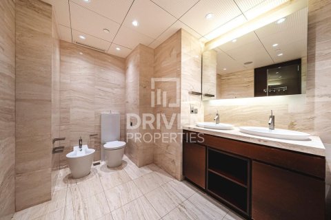 Apartment til salg i Downtown Dubai (Downtown Burj Dubai), Dubai, UAE 1 soveværelse, 128.02 kvm № 742789 - foto 2