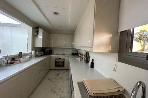 Řadový dům v Ras Al Khaimah, SAE 4 ložnice, 251 m² Č.: 734766 - fotografie 3