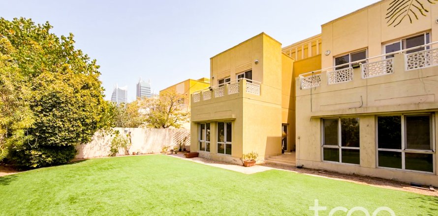 Vilă în Meadows, Dubai, EAU 4 dormitoare, 332.41 mp.  №741139