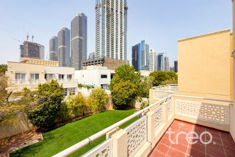 Vilă de închiriat în Meadows, Dubai, EAU 4 dormitoare, 332.41 mp. №741139 - poză 13