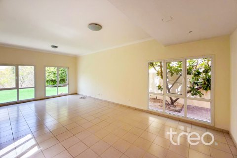 Vilă de închiriat în Meadows, Dubai, EAU 4 dormitoare, 332.41 mp. №741139 - poză 3