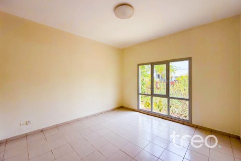 Vilă de închiriat în Meadows, Dubai, EAU 4 dormitoare, 332.41 mp. №741139 - poză 12