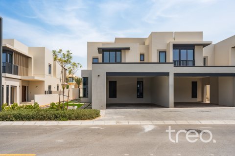 Dubai、UAEにあるタウンハウス 4ベッドルーム、296.73 m2 No741143