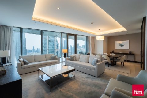 Appartement te huur in Downtown Dubai (Downtown Burj Dubai), Dubai, VAE 3 slaapkamers, 225.5 vr.m., nr 655740 - foto 2