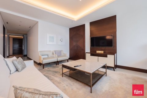 Appartement te huur in Downtown Dubai (Downtown Burj Dubai), Dubai, VAE 3 slaapkamers, 225.5 vr.m., nr 655740 - foto 3