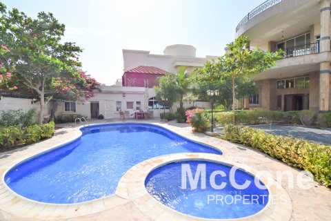 Vila v Emirates Hills, Dubai, SAE 6 ložnice, 1778.35 m² Č.: 587576 - fotografie 17