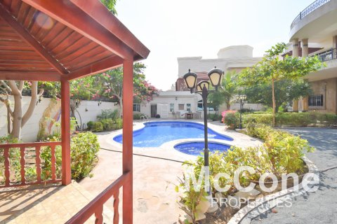 Vila v Emirates Hills, Dubai, SAE 6 ložnice, 1778.35 m² Č.: 587576 - fotografie 15