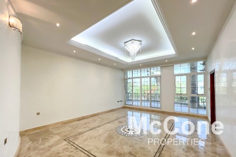Vila v Emirates Hills, Dubai, SAE 6 ložnice, 1778.35 m² Č.: 587576 - fotografie 3