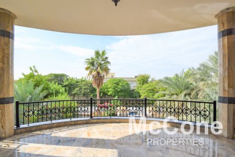 Vila v Emirates Hills, Dubai, SAE 6 ložnice, 1778.35 m² Č.: 587576 - fotografie 14