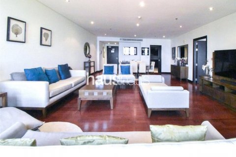 Apartment in Palm Jumeirah, Dubai, UAE 1 bedroom, 142 sq.m. № 625784 - photo 2